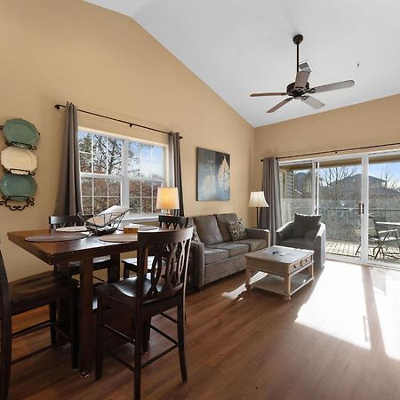 Cozy Top Floor 2Br Condo With View And Amenities!! 브랜슨 외부 사진